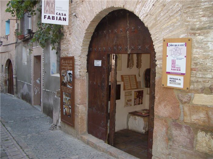 Foto de Red Aragón - Entrada al Museo Etnológico Casa Fabián de Alquézar