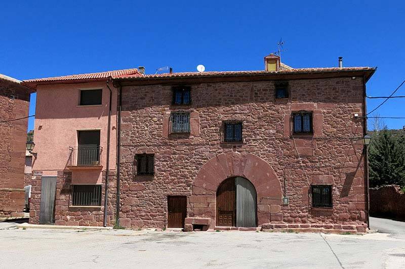 Foto de eltursitatranquil.com - Casa Patro, antigua tienda del pueblo de Rodenas donde había de todo